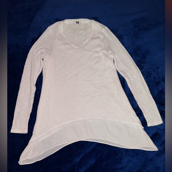 White long sleeve light knit tee | size M - Picture 2 of 7